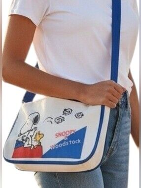 Peanuts - Unisex Snoopy Large Crossbody Bag, Adjustable Strap, Great Gym Bag,